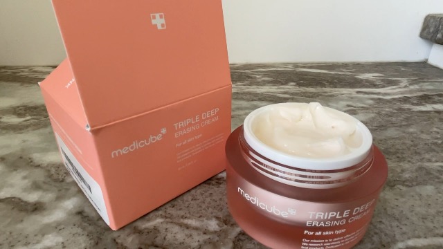 フェイスクリーム MEDICUBE TRIPLE DEEP ERASING CREAM Watch Medicube Triple Deep Erasing Cream on Amazon Live